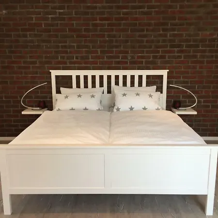 Das Kleine Stadtapartment Burg auf Fehmarn Esterno foto